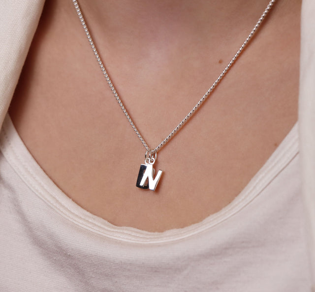 Bokstavsberlock Halsband silver, A-Z