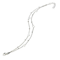 Armband i silver med dubbla kedjor och hjärtan. Ställbar längd med förlängningskedja. 