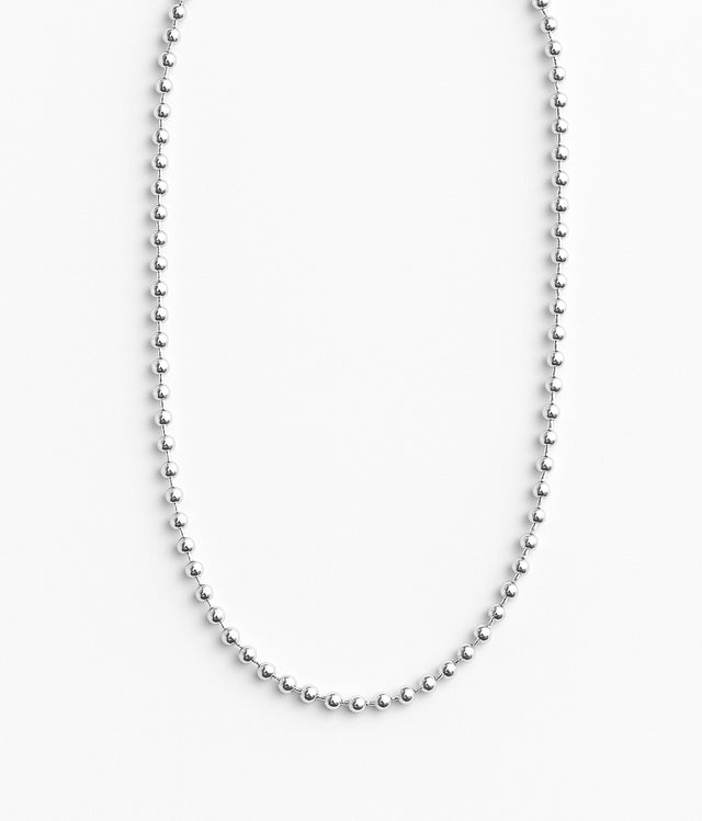 halsband med kulkedja i silver. 