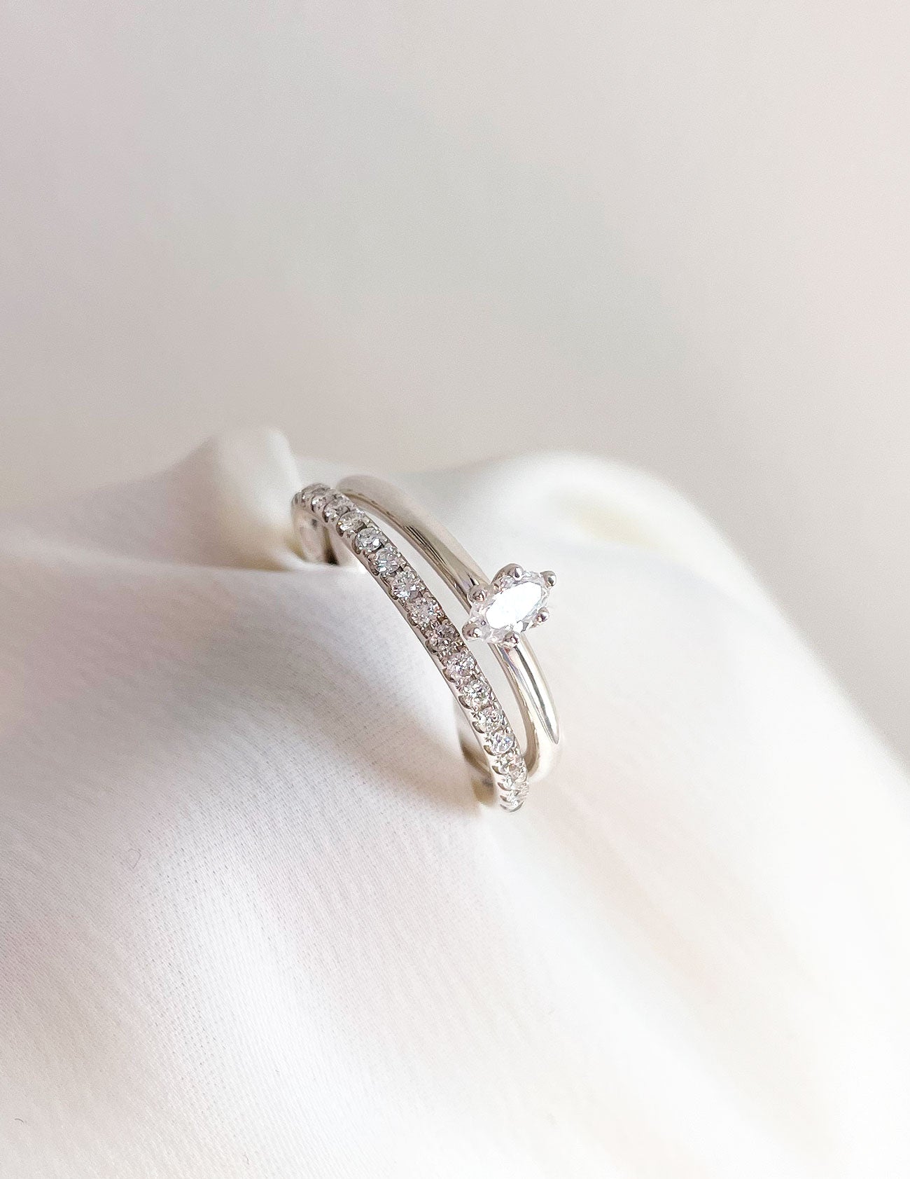 VANBRUUN BELLE | Elegant Engagement Ring with Oval Diamond | VANBRUUN