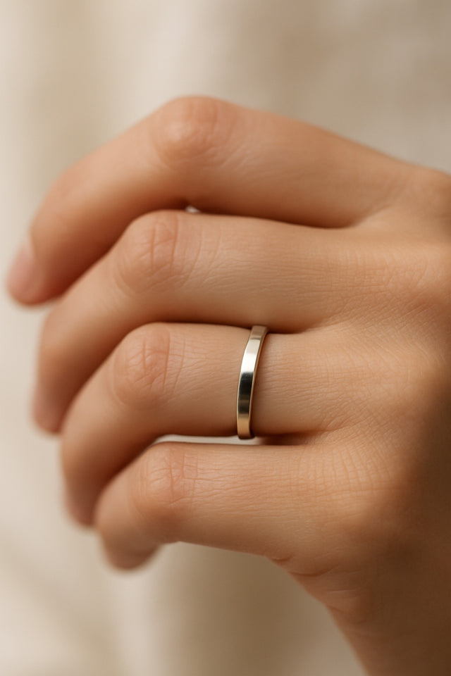 Mila Combo Thin silver ring, Straight profile, Engraving optional