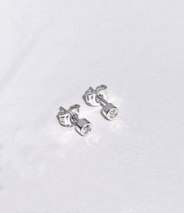 MINOU Diamond ear studs 0.10 ct - Mila Silver