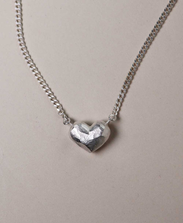 CARVED HEART Large halsband, silver - Mila Silver