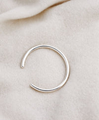 PLAIN ROUND Cuff armband, silver - Mila Silver