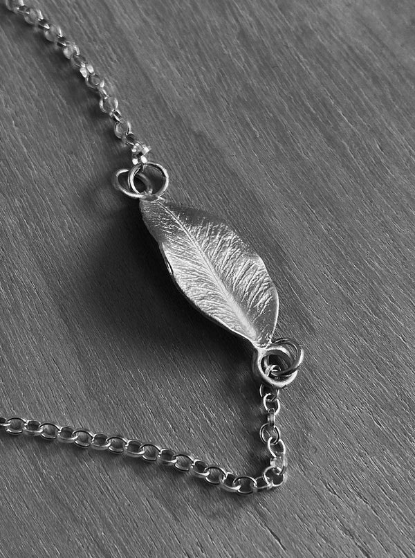 MY GARDEN Leaf armband, silver - Mila Silver